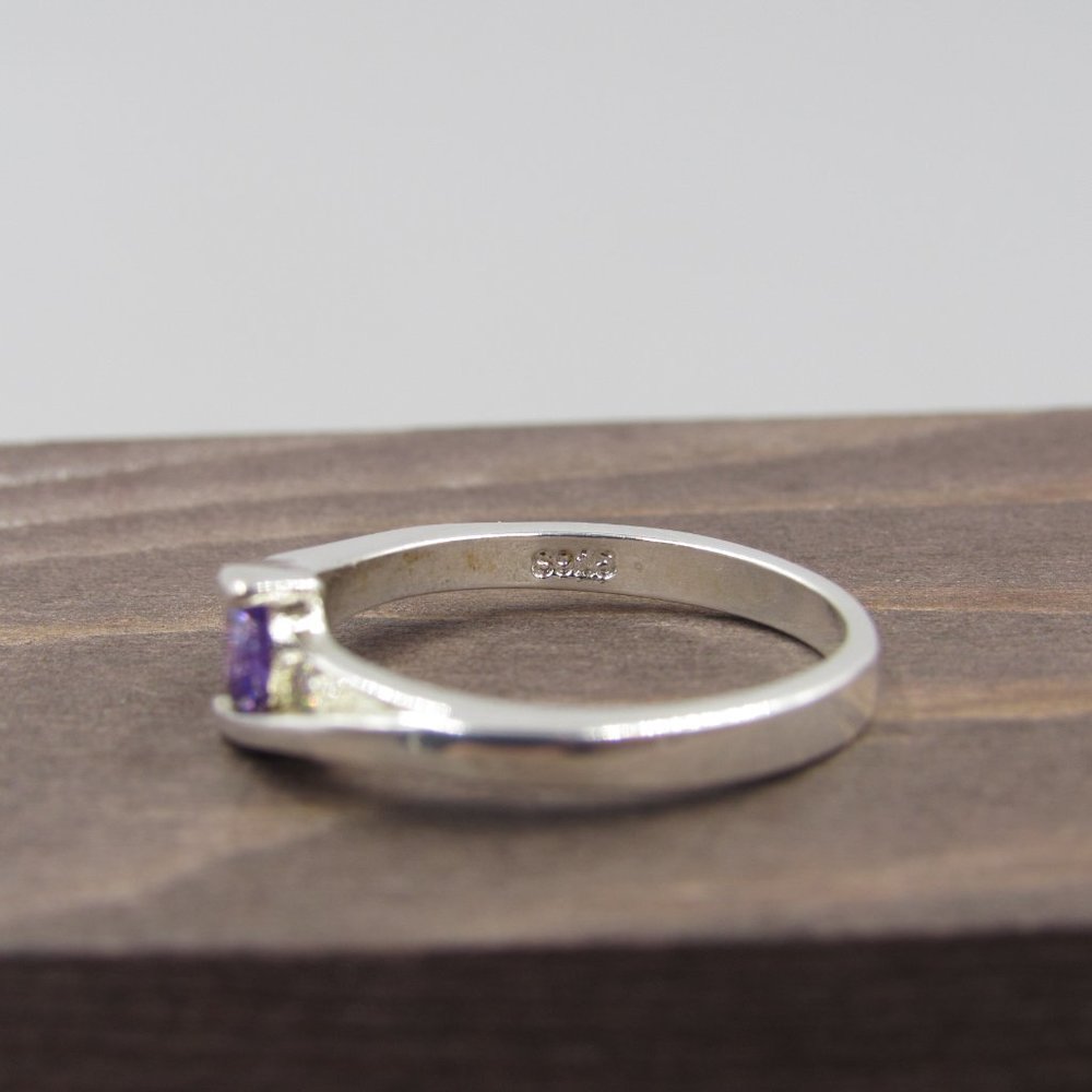 Size 5.75 Sterling Silver Purple CZ Diamond Ring - Picture 5 of 8